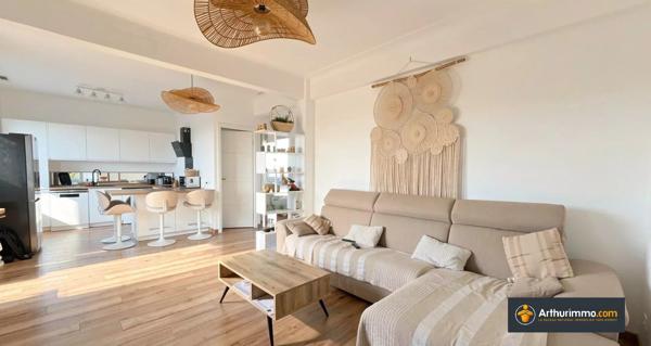 Vente                                                      Maison de ville
                        
                     6 pièces                      138 m2                     à Nice