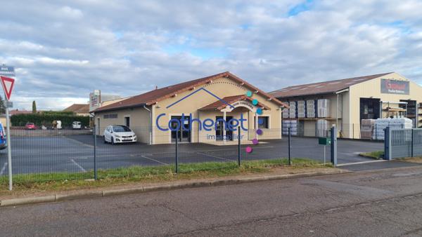 Lot de 3 chambres funéraires Cours, Charlieu, Chauffailles