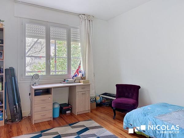 CAUDÉRAN CENTRE – APPARTEMENT T3 DE 72 m² AVEC BALCONS, PARKING, ASCENSEUR ET VUE DÉGAGÉE