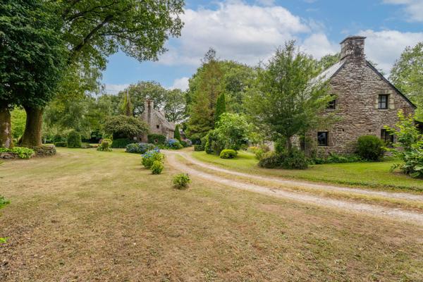 Deux Longères du XVIIème en campagne d'Elven
