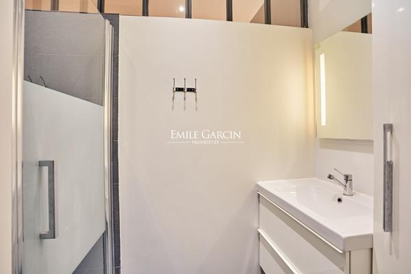 A vendre appartement "Loft" -  Paris 75011 -  Cour arborée - Charonne