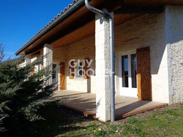 Maison de plain-pied avec 3 chambres, garage et jardin