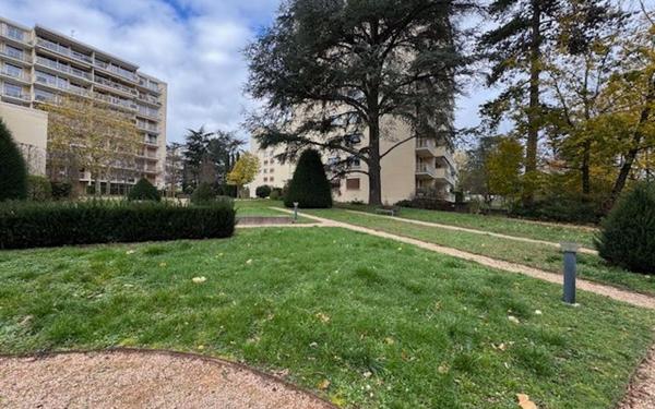 Appartement à vendre    5 pièces • 112 m2 Écully