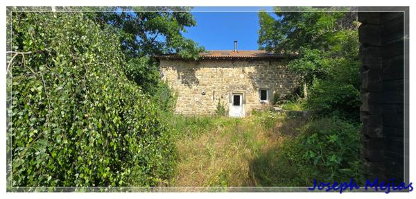 Saint-Christol (07160) Saint Christol, maison en pierre de pays et terrain de plus de 3000 m²