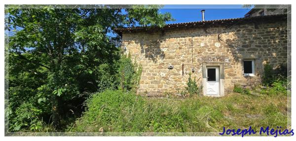 Saint-Christol (07160) Saint Christol, maison en pierre de pays et terrain de plus de 3000 m²