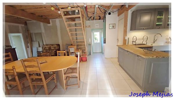 Saint-Christol (07160) Saint Christol, maison en pierre de pays et terrain de plus de 3000 m²