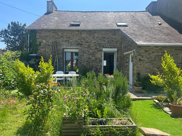 SOUS OFFRE Maison de bourg rénovée PLUVIGNER