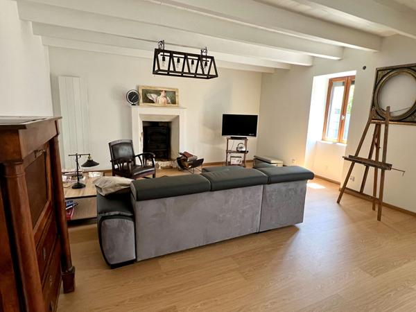 SOUS OFFRE Maison de bourg rénovée PLUVIGNER