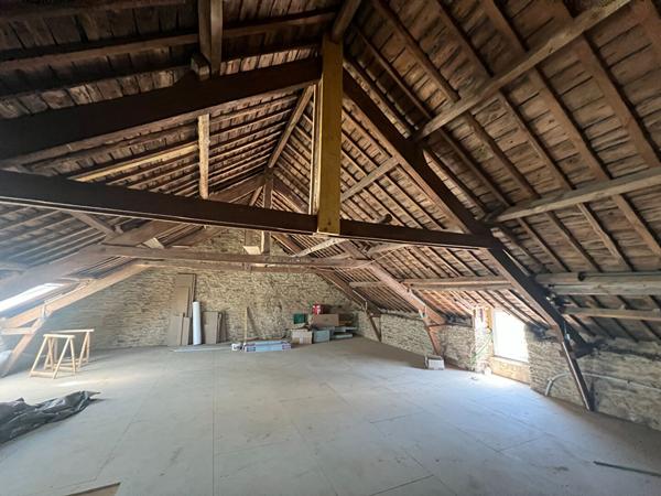 SOUS OFFRE Maison de bourg rénovée PLUVIGNER