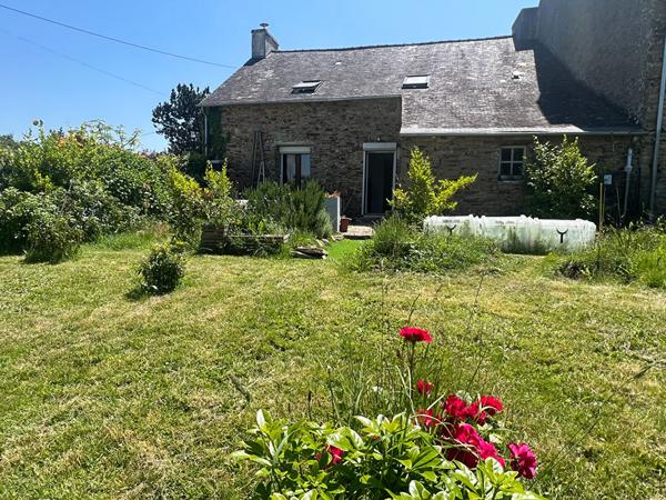 SOUS OFFRE Maison de bourg rénovée PLUVIGNER