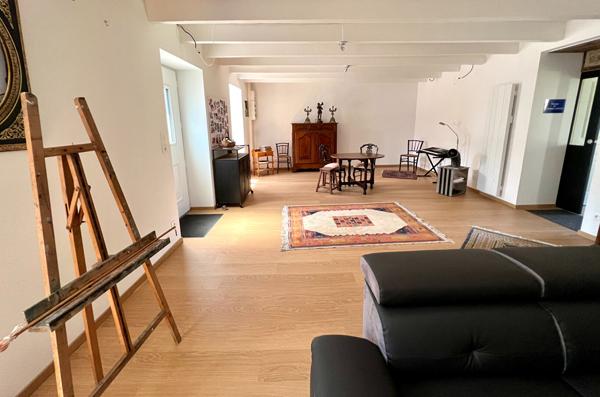 SOUS OFFRE Maison de bourg rénovée PLUVIGNER