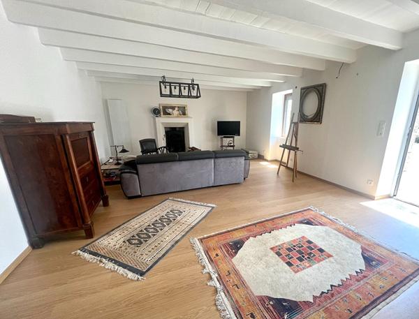 SOUS OFFRE Maison de bourg rénovée PLUVIGNER