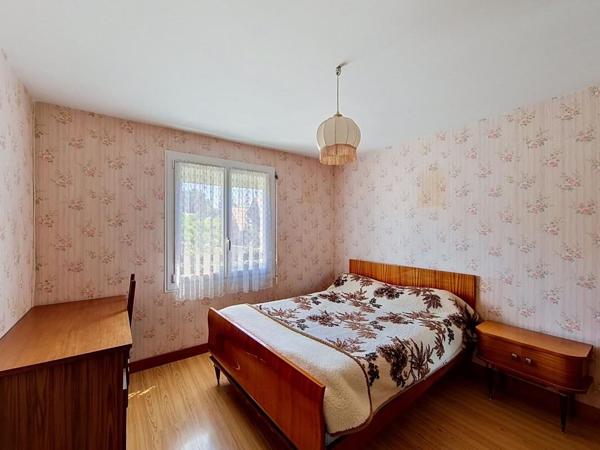 LANESTER : Maison de plain-pied sur sous-sol complet