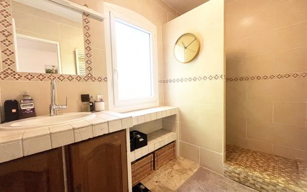 Maison à vendre    6 pièces •  Montfavet - Avignon