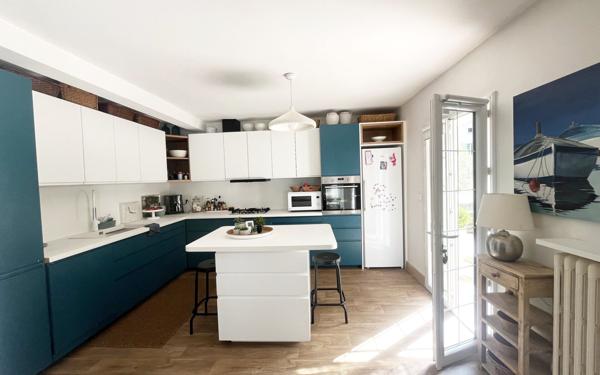 Maison à vendre    6 pièces •  Montfavet - Avignon