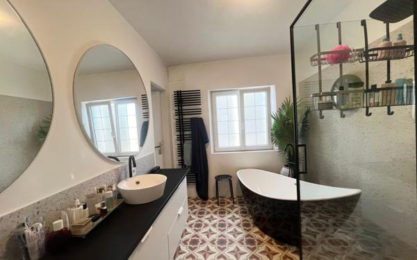 Maison à vendre    6 pièces •  Montfavet - Avignon