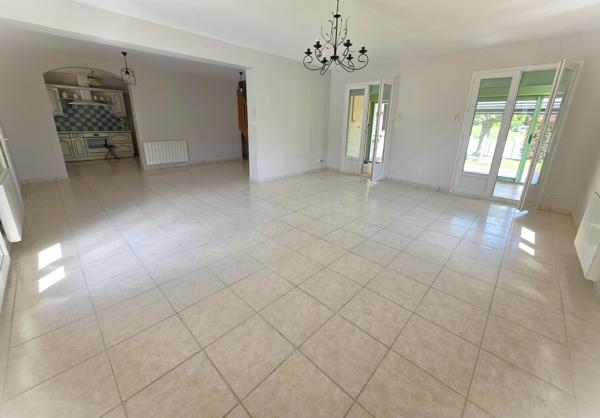 Maison t5 de 120-m² avec jardin et piscine