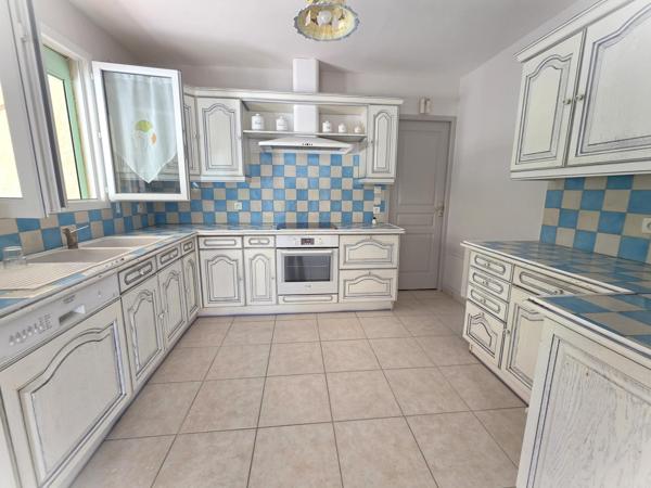 Maison t5 de 120-m² avec jardin et piscine