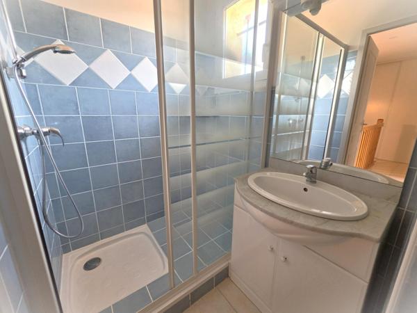 Maison t5 de 120-m² avec jardin et piscine