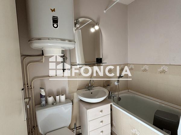 Location Studio meublé 25.24 m² - AVENUE DE LA MER Bormes Les Mimosas 83230