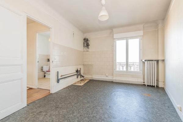 Appartement 3 pièces 53m² situé au 4ème et dernier étage ss ascenseur