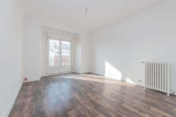 Appartement 3 pièces 53m² situé au 4ème et dernier étage ss ascenseur
