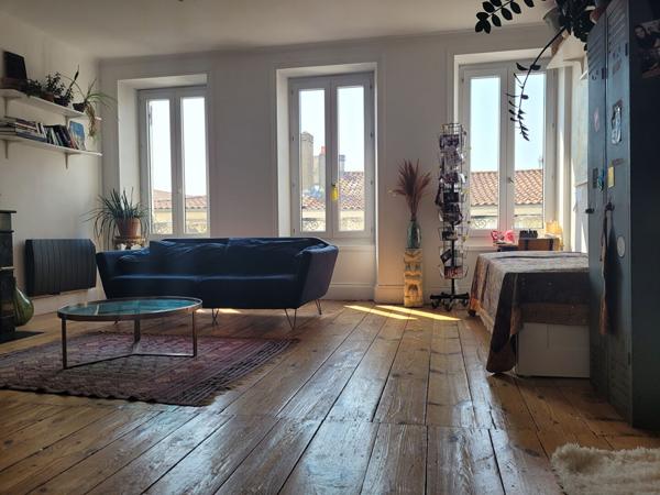 ROCHEFORT hyper centre - appartement lumineux de 76 m² de type 3 - cave privative - local à vélo