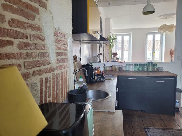 ROCHEFORT hyper centre - appartement lumineux de 76 m² de type 3 - cave privative - local à vélo