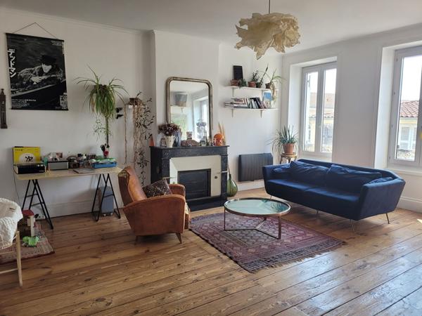 ROCHEFORT hyper centre - appartement lumineux de 76 m² de type 3 - cave privative - local à vélo