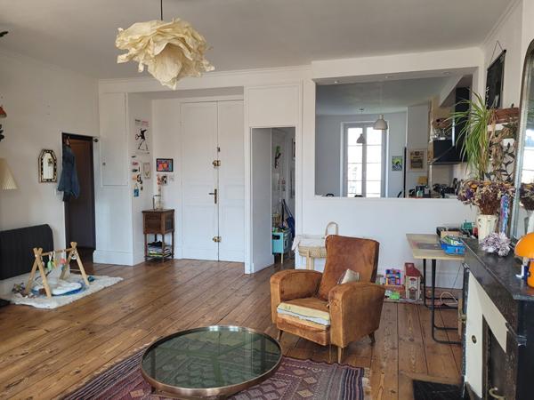 ROCHEFORT hyper centre - appartement lumineux de 76 m² de type 3 - cave privative - local à vélo