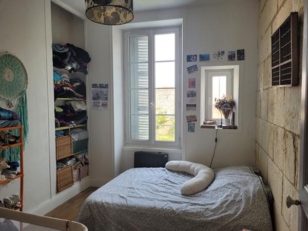 ROCHEFORT hyper centre - appartement lumineux de 76 m² de type 3 - cave privative - local à vélo
