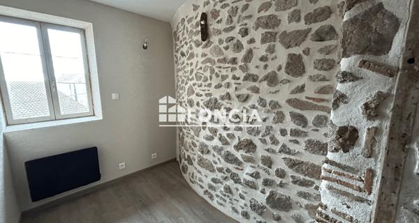 Location Appartement 3 pièces 60.2 m² - La Pacaudière 42163