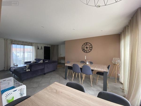 Maison à louer à Saint-Philbert-de-Bouaine en Vendée (85660), ref : 44039-L303