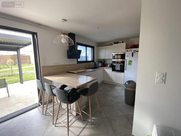 Maison à louer à Saint-Philbert-de-Bouaine en Vendée (85660), ref : 44039-L303