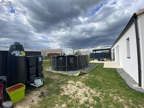 Maison à louer à Saint-Philbert-de-Bouaine en Vendée (85660), ref : 44039-L303