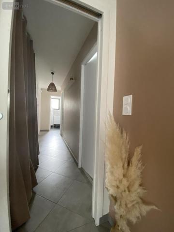 Maison à louer à Saint-Philbert-de-Bouaine en Vendée (85660), ref : 44039-L303