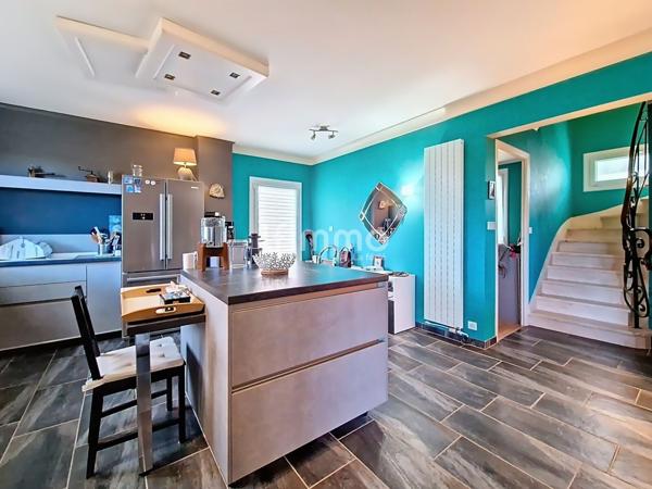 Maison, 6 pièces de 170 m² à Saint-Nic 29550