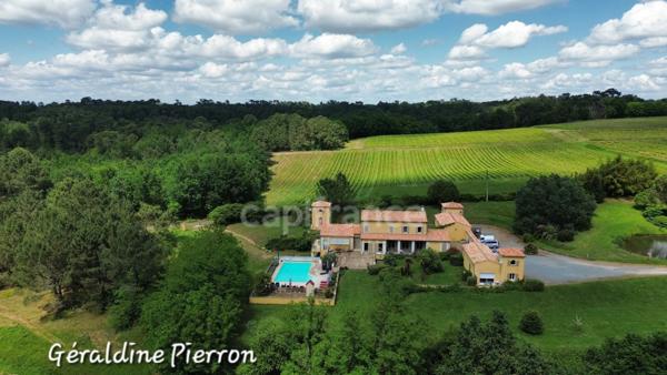 propriété de prestige d’environ 480 m² implantée sur un terrain de 3.4 hectares avec 2 gîtes et chambre d'hôte