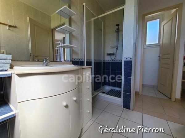 propriété de prestige d’environ 480 m² implantée sur un terrain de 3.4 hectares avec 2 gîtes et chambre d'hôte