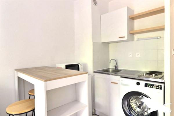 Appartement à louer 650 € CC Marseille 1 pièce 18 m² DPE C