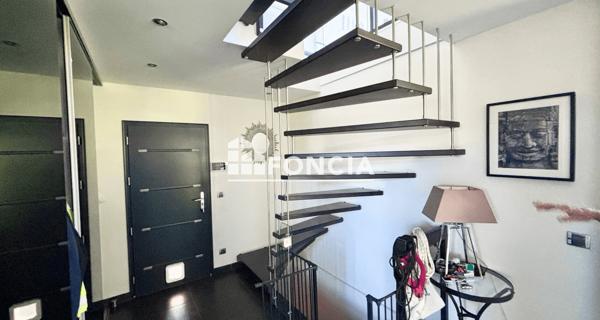 Location Appartement meublé 4 pièces 146.33 m² - Saint-julien-en-genevois 74160