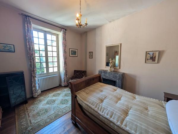 Maison 119 000 € Uzerche 6 p 212,9 m² DPE E