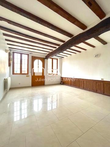 MAISON DE BOURG À COLOMBAGES