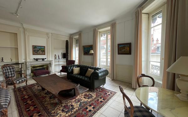 Appartement à louer    3 pièces • 126,32 m2 Lyon 2