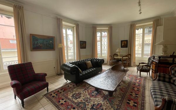 Appartement à louer    3 pièces • 126,32 m2 Lyon 2