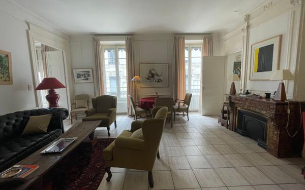 Appartement à louer    3 pièces • 126,32 m2 Lyon 2