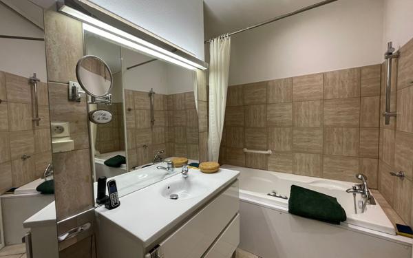 Appartement à louer    3 pièces • 126,32 m2 Lyon 2