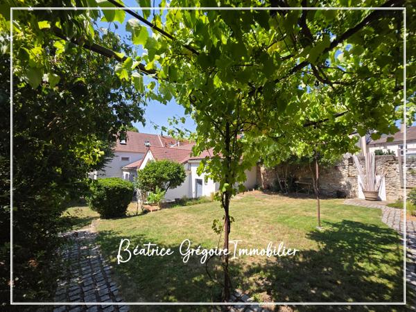 Maison
         10 pièces
        - 350 m² Bien prestige 1 560 000 € *