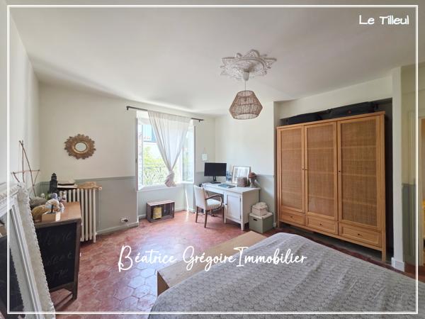 Maison
         10 pièces
        - 350 m² Bien prestige 1 560 000 € *