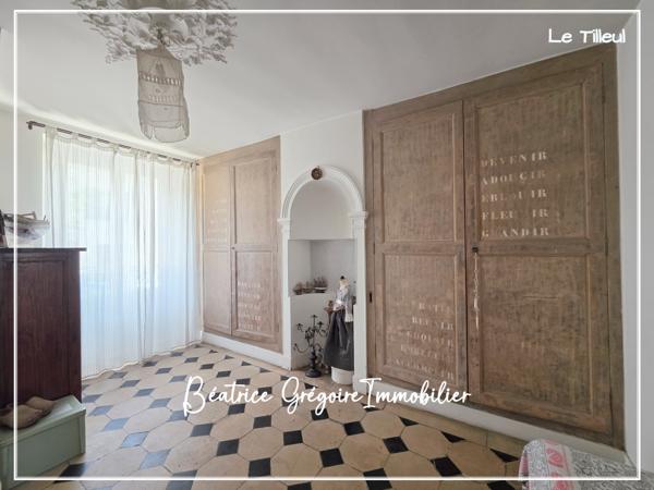 Maison
         10 pièces
        - 350 m² Bien prestige 1 560 000 € *